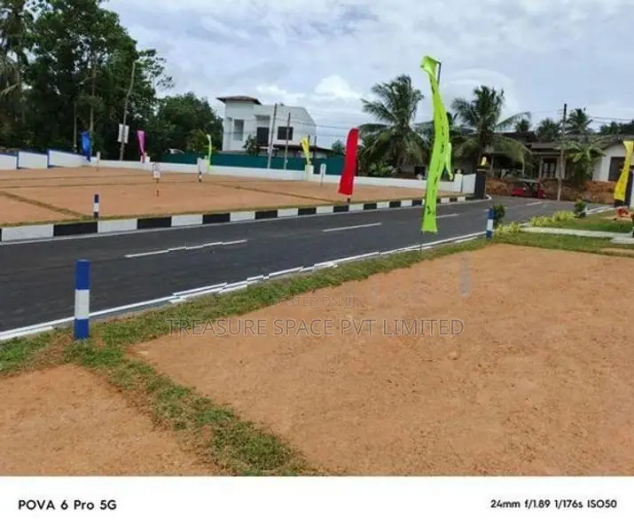 Land for Sale at Homagama City Limits (urban Life)