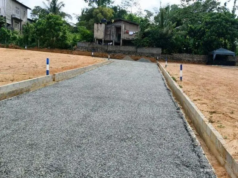 Land for Sale at Meegoda Watarake