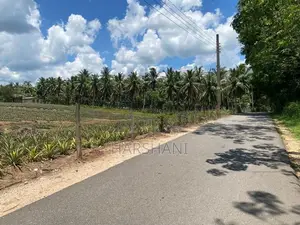 550 Perches Superb Residential Land for Sale at Padukka