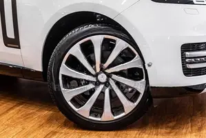 Land Rover Range Autobiography shadow 2025