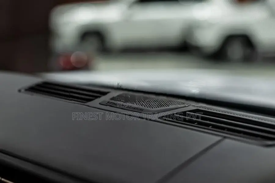 Land Rover Range Autobiography shadow 2025