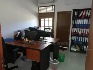 Upper floor for rent commercial propose colombo 5