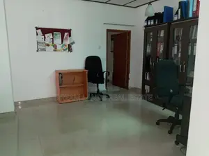 Upper floor for rent commercial propose colombo 5