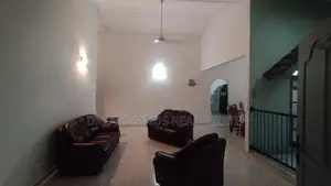 Upper floor for rent batharamulla