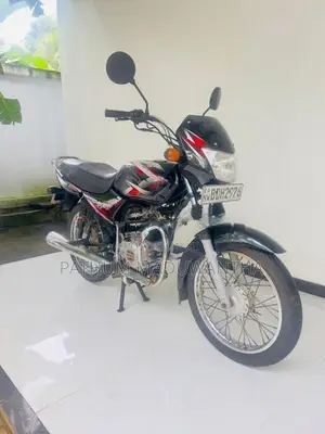 Bajaj CT100 2016
