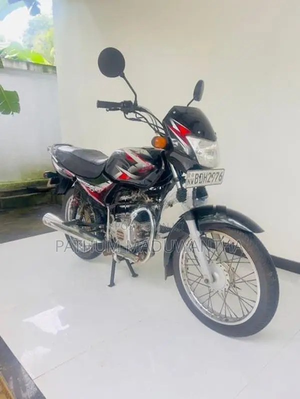 Bajaj CT100 2016