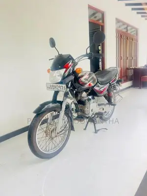 Bajaj CT100 2016