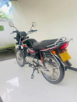 Bajaj CT100 2016