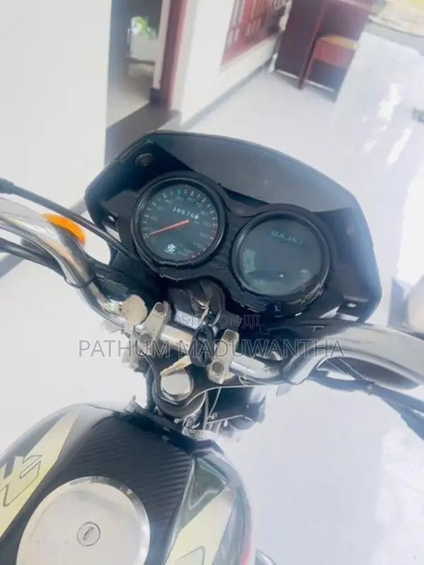 Bajaj CT100 2016