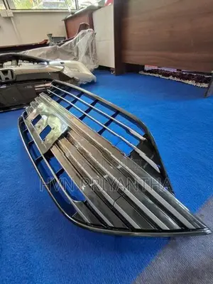 Toyota Axio 165 Lower grille