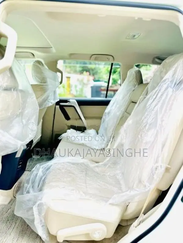 Toyota Land Cruiser Prado 2023