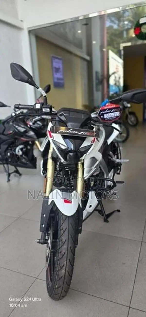 Bajaj Pulsar N160 Premium 2025