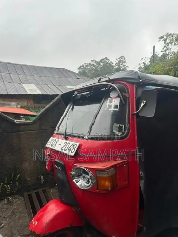 Bajaj RE 2010