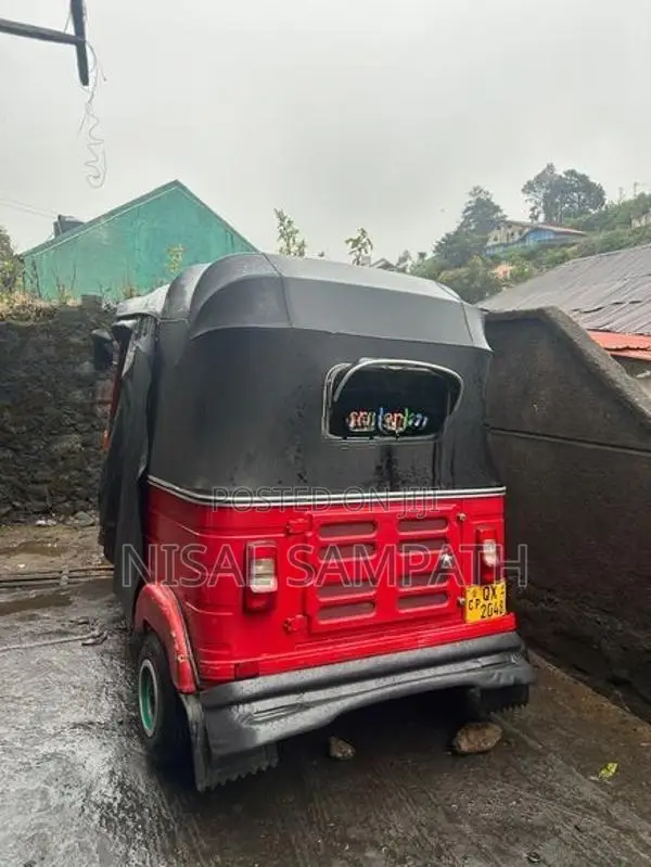 Bajaj RE 2010