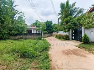 කලගෙඩිහේන – දෙල්ගහමුල හන්දියෙන් සුපිරි තැනිතලා ඉඩමක්