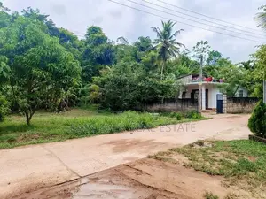 කලගෙඩිහේන – දෙල්ගහමුල හන්දියෙන් සුපිරි තැනිතලා ඉඩමක්