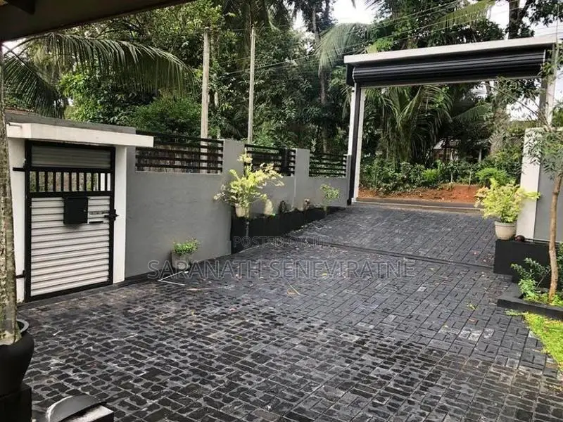 A single story house for sale in Meegoda, Homagama