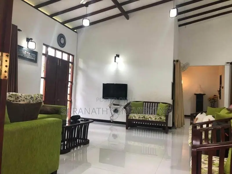 A single story house for sale in Meegoda, Homagama