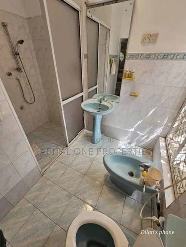 Land for Sale with Old House in Boralesgamuwa - 3949 U