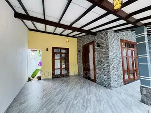 Super Luxury Brand New House for Sale - Piliyandala