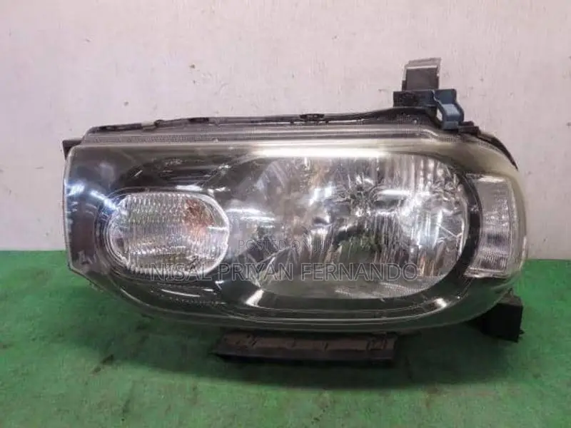 Nissan Cube Head Light