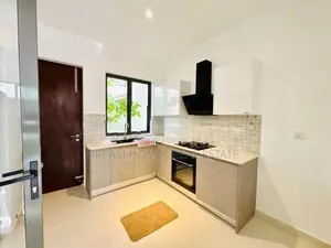 Baththaramulla Modern 4 Bedroom House with Swimming Pool for Sale