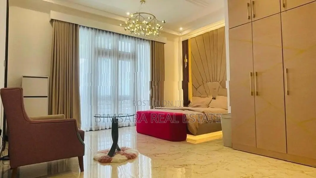 Modern 5BR Mountain View Residence with Scenic Garden in Digana |SH153