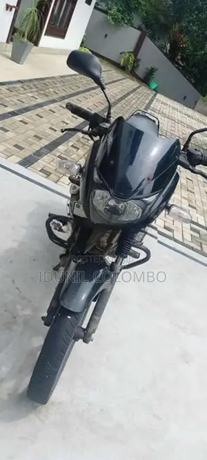 Bajaj Pulsar 150 2015