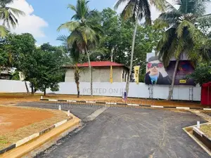 මාලඹෙන් නේවාසික බිම්කොටස්