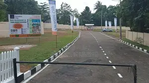 8 Perch and 9 lots in Hokandara Gated Community