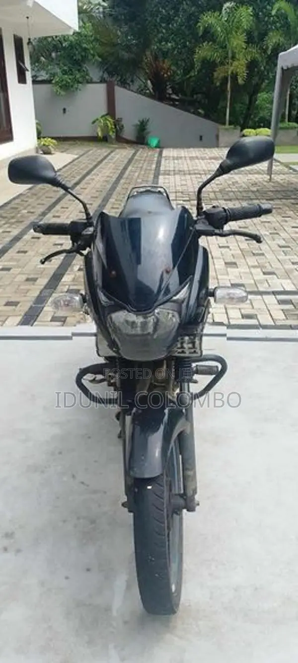 Bajaj Pulsar 150 2015