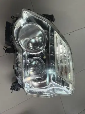 Nissan X Trail NT31 Head Lamp