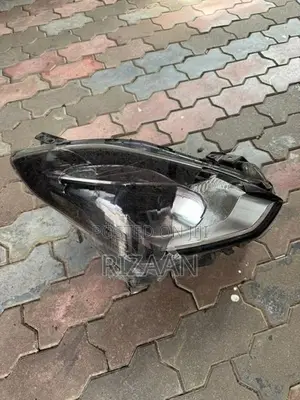 Swift RS Headlight