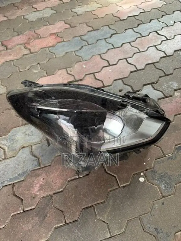 Swift RS Headlight