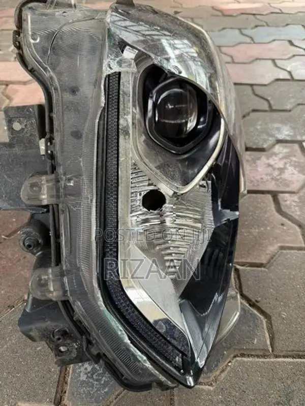 Swift RS Headlight