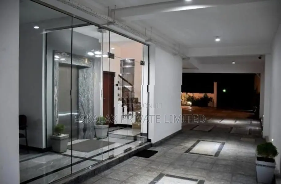 Apartment Compleax For Rent in Baudhaloka Mawatha, Colombo 8 - EC177