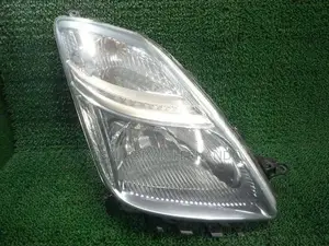 Toyota Prius NHW20 Head Light
