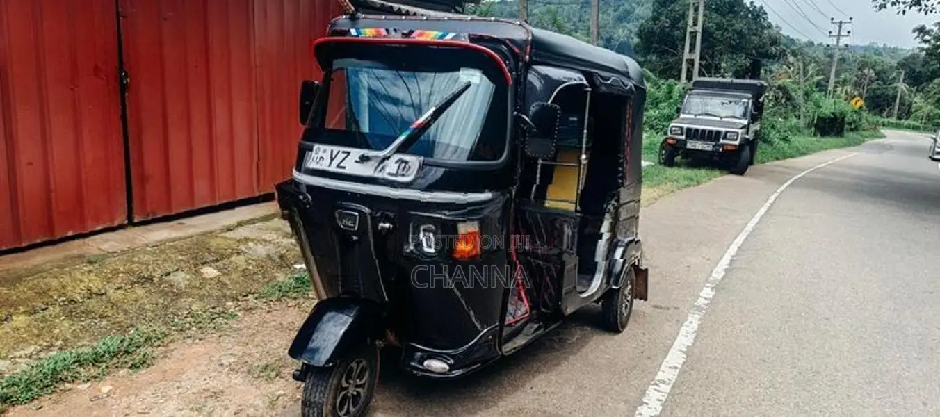 Bajaj RE 2012