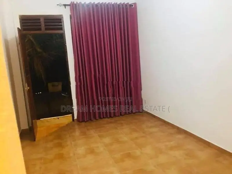 Spacious Two-Storey House for Sale – Kottawa Malabe Road