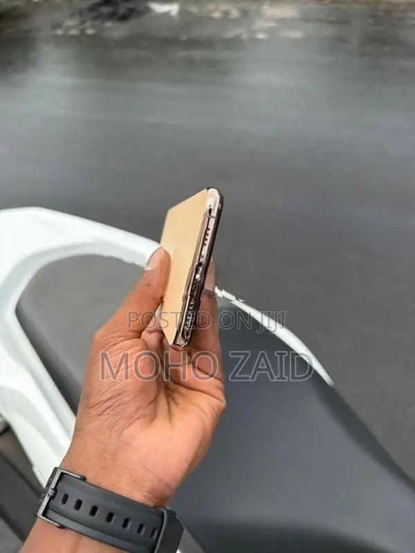 Apple iPhone 11 Pro Max (Used)