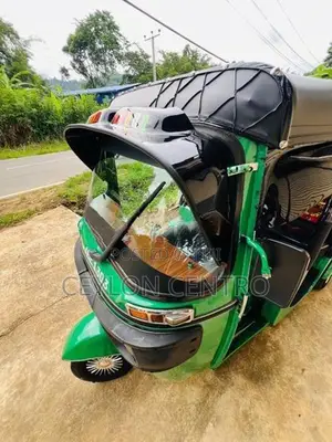 Bajaj RE Three Wheeler 2015