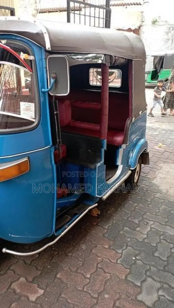 Bajaj RE 2004