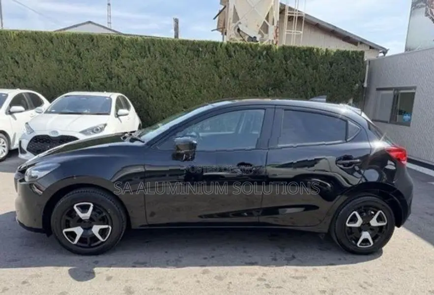Mazda 2 2024
