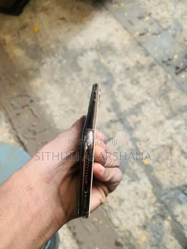 Apple iPhone XS Max (Used)