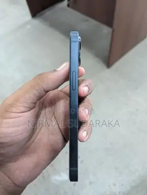 Apple iPhone 13 (Used)