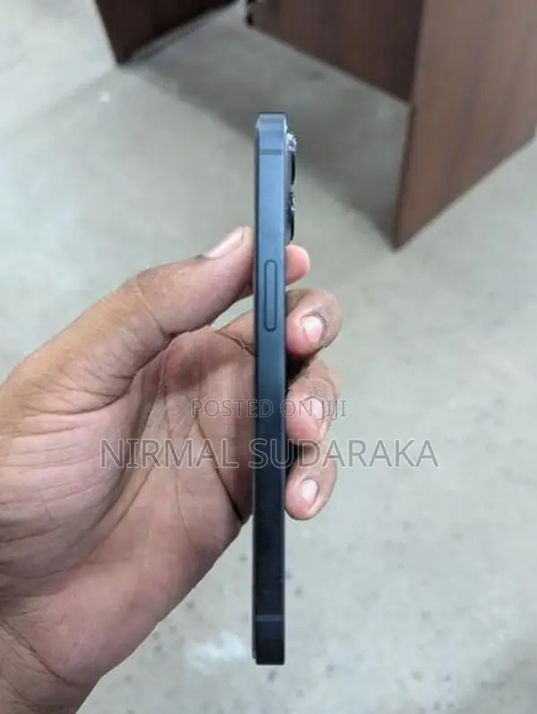 Apple iPhone 13 (Used)