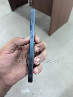 Apple iPhone 13 (Used)