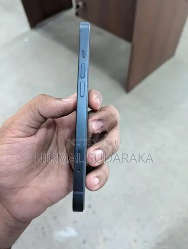 Apple iPhone 13 (Used)