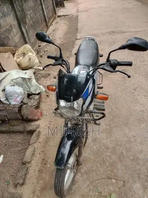 Bajaj CT100 2025