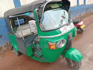Bajaj RE 2012